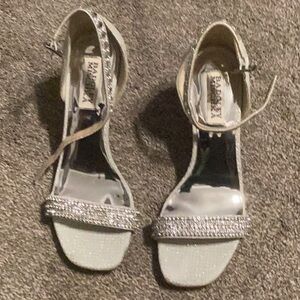 NWOT Badgley Mischka Size 6.5 Urina Embellished Sandals